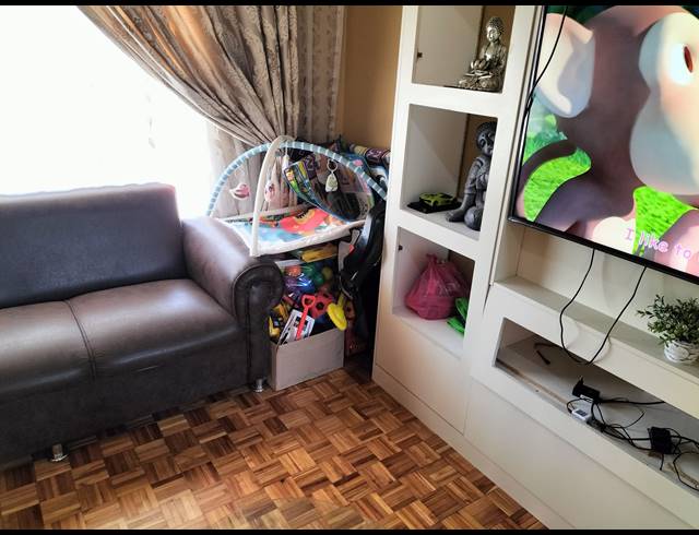 3 BEDROOM FREESTANDING FOR SALE IN BISLEY